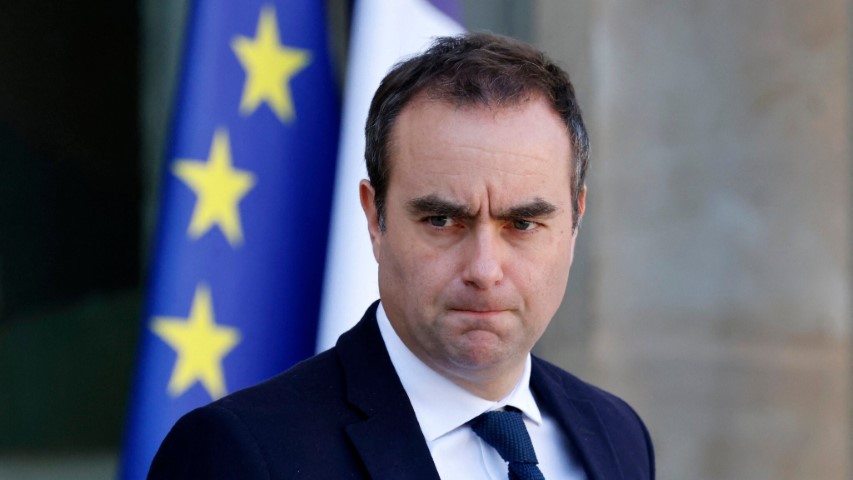 ফ্রান্সের নতুন প্রধানমন্ত্রী সেবাস্টিয়ান লুকোনু, মাক্রোর ঘনিষ্ঠ সহযোগী